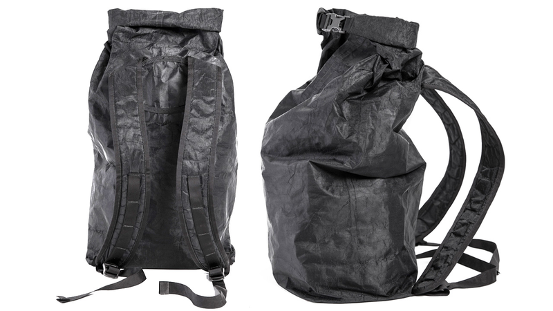 Illustration for article titled Esta mochila pesa 237 gramos y es 10 veces más resistente que el acero